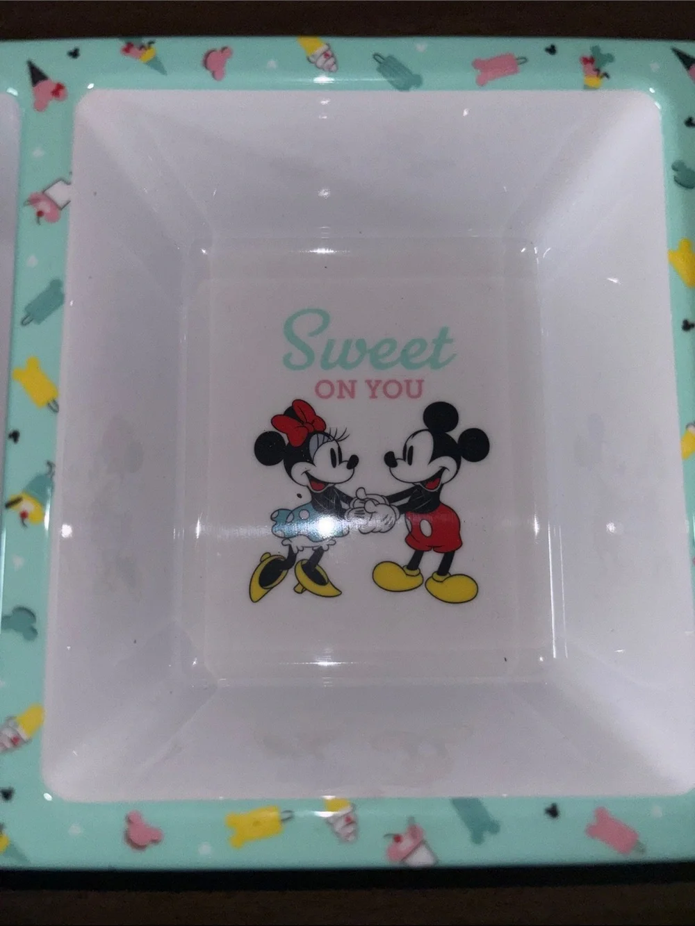 Disney triple compartment
